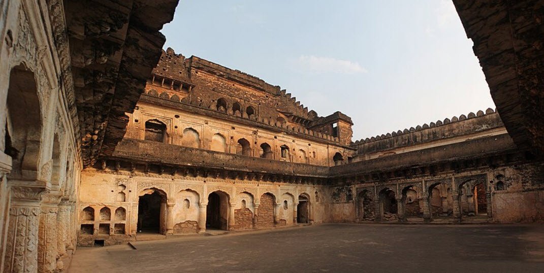 Kalinjar Fort, Banda, Uttar Pradesh - Vushii.com